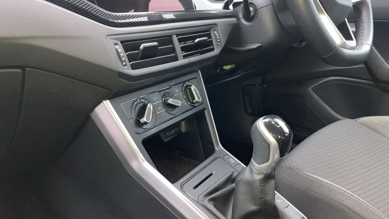 Volkswagen Polo 1.0 Life 5dr Petrol Hatchback